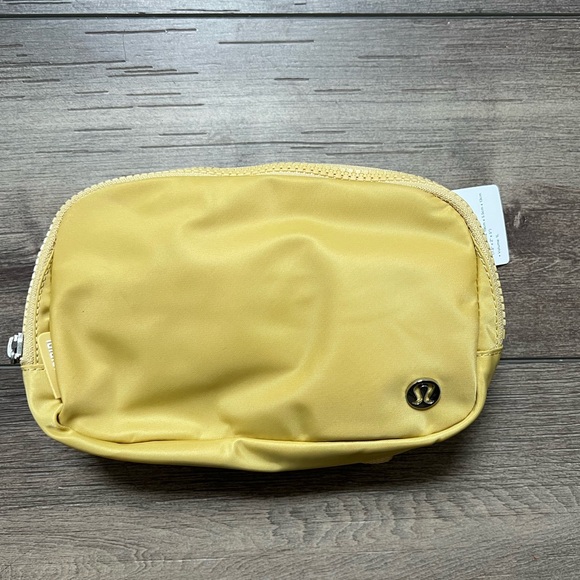 lululemon athletica Yellow Bag - Picture 3 of 4